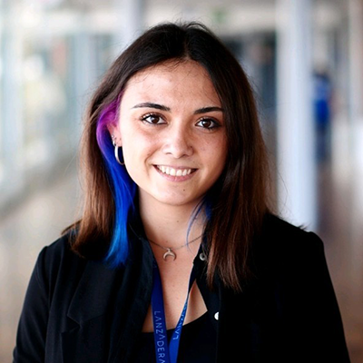 digital_jove's tweet photo. Masterclass 'Metaversos y Realidades Extendidas', impartida por @raquelcarmoona > CEO de @Laksia_app + @EduS_N > co-fundador de @SonsofaBit_es | 3 nov - 12:00h a 13:30h en @BBAA_UPV #DigitalJove2022 | https://t.co/M4cBcdJ2Y0 #Valencia #metaverso #XR #avatar #Laksia #SonsOfABit https://t.co/ybeCybBN0S