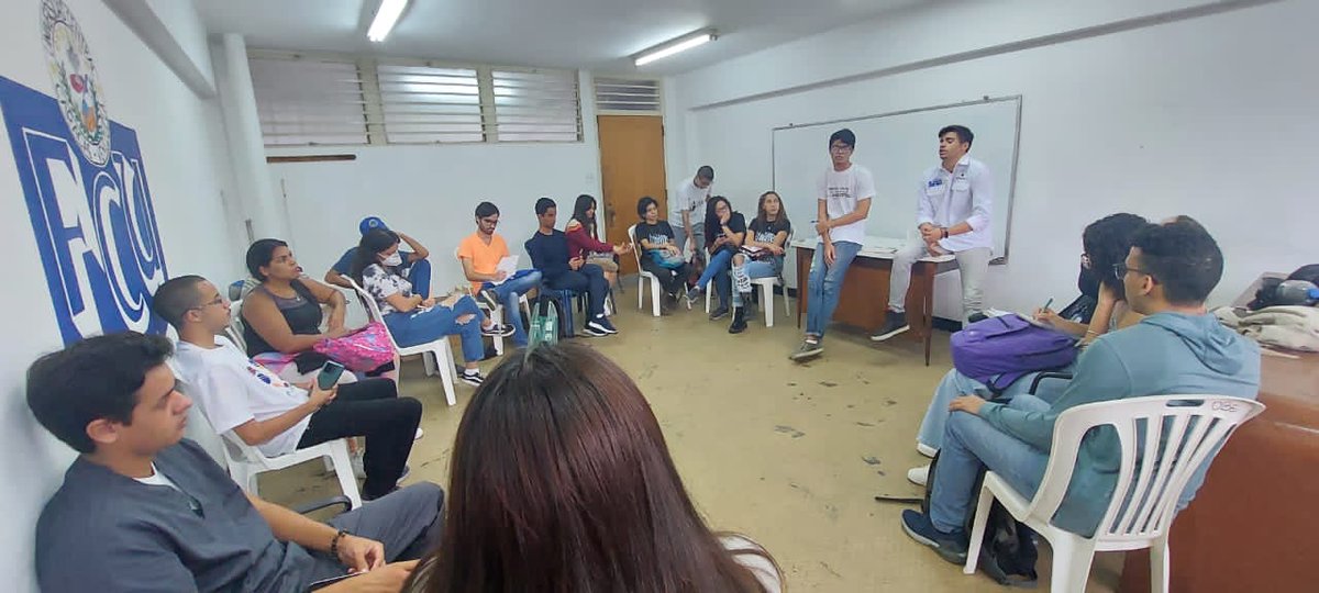 carlosargenismc's tweet photo. Hoy se instaló el Comité de Cultura, integrados por los Sec. de Cultura FCU, y los Sec. de Cultura de cada centro de estudiantes. 

Conversamos acerca del estado deplorable del Aula Magna y las acciones a tomar, y la construcción de una agenda cultural para nuestra universidad. https://t.co/BiRmMv0OOv