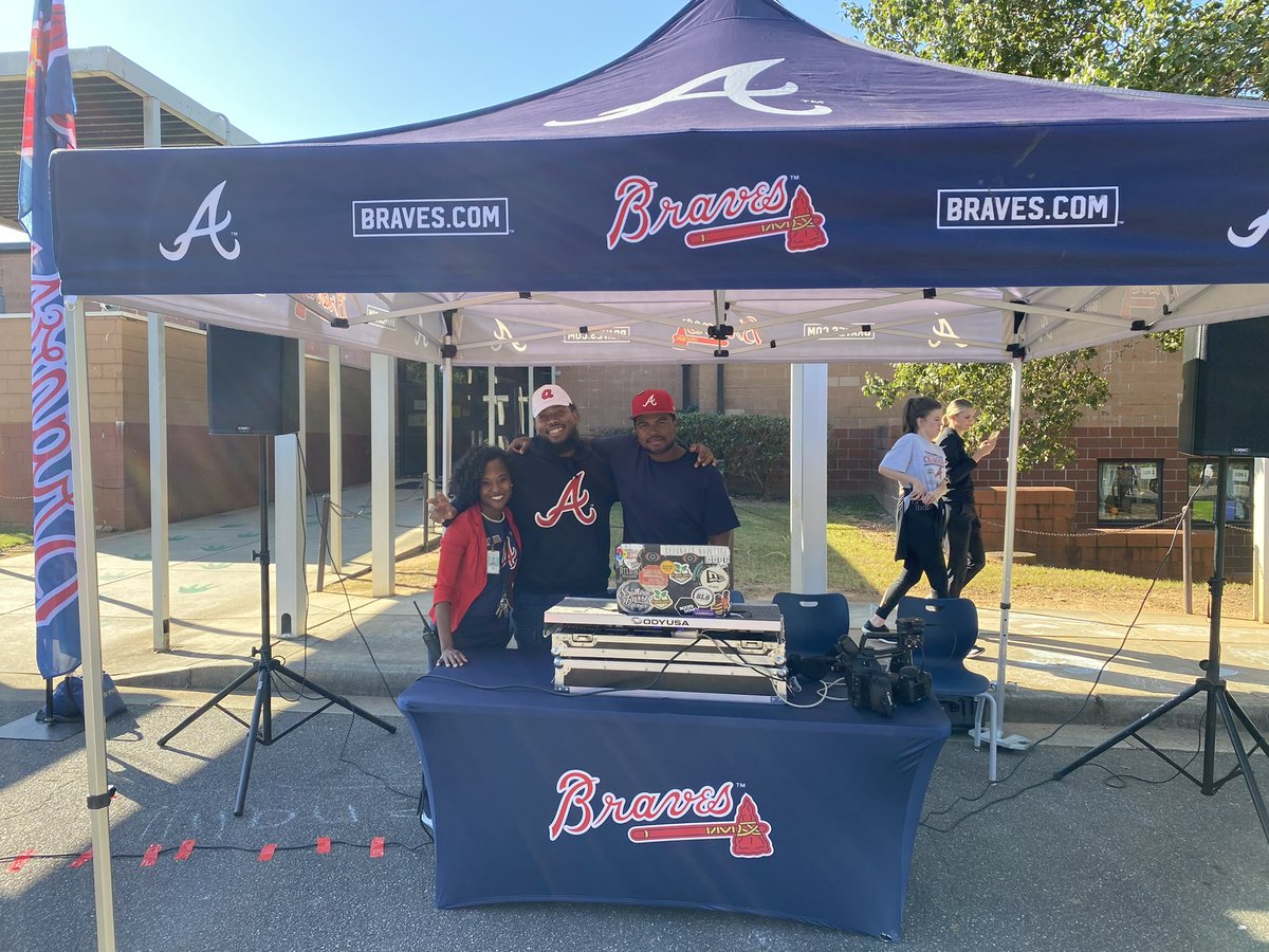 DrJonesMilford's tweet photo. @bravesfdn We are so excited about the year long partnership. Todayโs lead off event was awesome. The kids really enjoyed themselves. Thank you @PapaJohns for the pizza #BacktoBattle #BravesFoundation @GAE_Gators @ashleybaconmize @CobbSchools #OneTeamOneGoalStudentSuccess https://t.co/735TgRPHFM