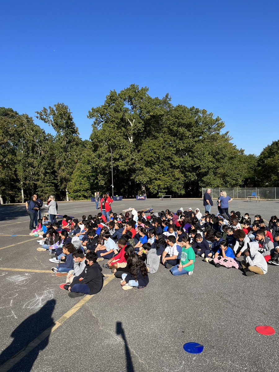 DrJonesMilford's tweet photo. @bravesfdn We are so excited about the year long partnership. Todayโs lead off event was awesome. The kids really enjoyed themselves. Thank you @PapaJohns for the pizza #BacktoBattle #BravesFoundation @GAE_Gators @ashleybaconmize @CobbSchools #OneTeamOneGoalStudentSuccess https://t.co/735TgRPHFM