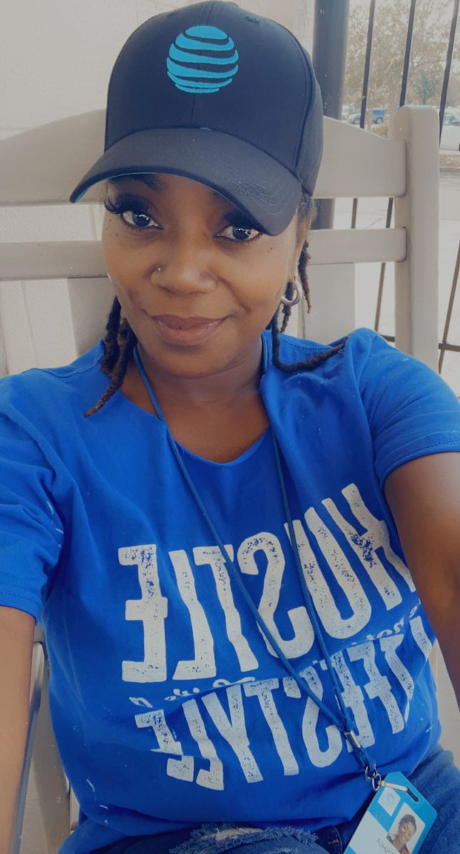 Lak_Shia's tweet photo. Sporting my Hustle House tee ending out #SCFW2022 #LifeAtATT this week has been AWWW Mazing! @HustleHouseMSS https://t.co/yOEecMTAl5