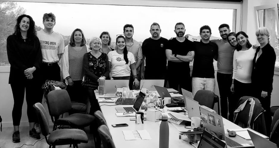 bio_aguamarina's tweet photo. Y así despedimos una semana llena de aprendizajes, networking, y esponjas 😊🥳🧽🔬👩🏽‍💻👨🏽‍💻🥼
And so it ends! We’re done with the sponge taxonomy course! 🥳
@ceabcsic @CSIC @IEOoceanografia 
Thanks to @Euromarine_tw for the @EM_OYSTER grant!!! 🥳 https://t.co/VV1g0NDxzf