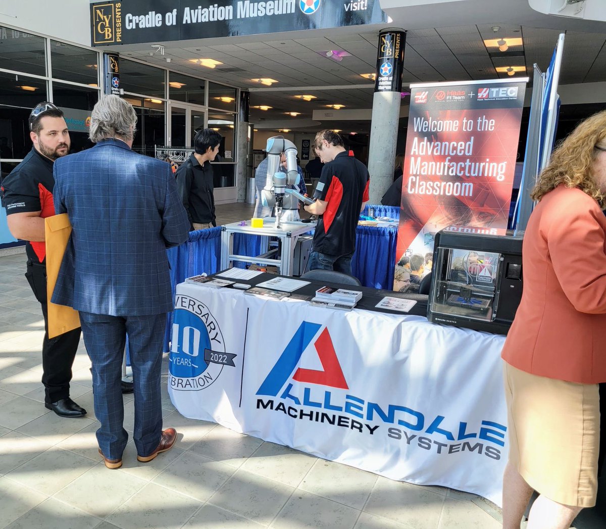 HIA_LI's tweet photo. The HIA-LI is pleased to attend today's 2022 Manufacturing Day at the Cradle Of Aviation Museum. There is still time to attend this exciting event and connect with local manufacturers, educators, and students!
#MFGDAYLI https://t.co/ahMKqbGXFt