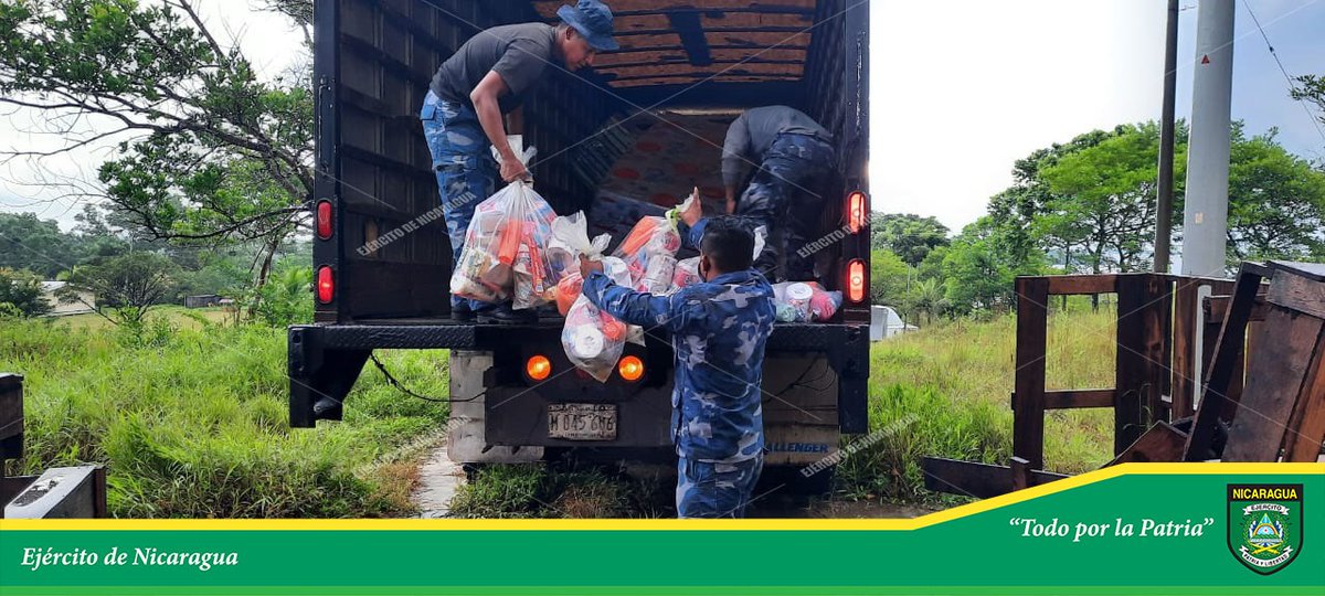 EjercitoNic's tweet photo. #NOTAINFORMATIVA | A través del #DistritoNavalCaribe, se realizó el descargue de ayuda humanitaria en las bodegas del COMUPRED de #Bluefields y #LagunaDePerlas, para las familias que serán evacuadas ante la amenaza del fenómeno natural que afectará el #Caribe nicaragüense. https://t.co/f1AUKKM7S4
