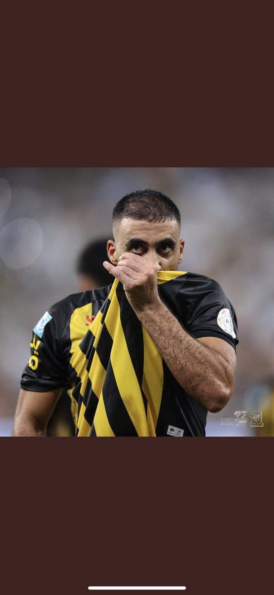 Aaa96600563's tweet photo. كيف نخفي حبنا .. والش��ق فاضح 💛🖤🎵🎵

#الاتحاد
#عبدالرزاق_حمدالله https://t.co/FRXgzZnyds