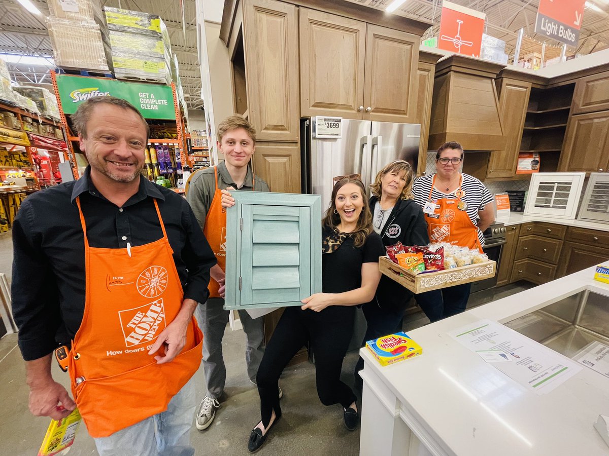 We had another great PK with 1535 this week!! So excited to see how well this team closes out Q3!! Keep up the great work!!🧡💚🧡💚🧡💚🧡💚🧡