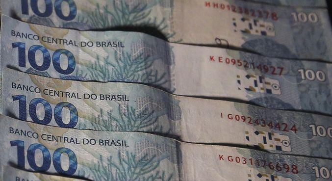 portalR7's tweet photo. País deve fechar conta no azul pela primeira vez em 8 anos, diz Guedes 

Ministro estima saldo positivo de R$ 13,5 bilhões, com aumento da arrecadação de impostos e contenção de despesas https://t.co/MjB2x0Qodf #R7 #portalr7 https://t.co/TyjflFLGBa