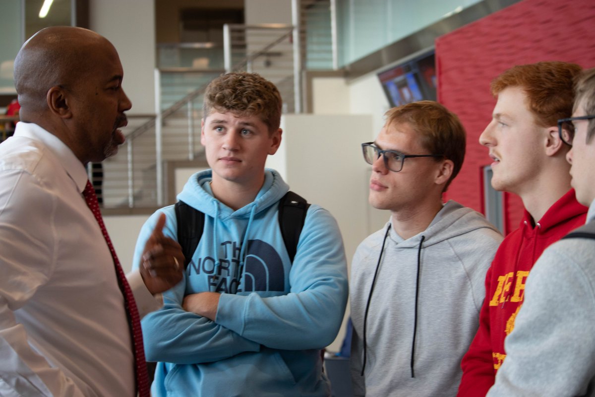 FerrisState's tweet photo. Today was day one of the inauguration of Bill Pink as our 19th president. This event was a picnic allowing students an opportunity to engage the president informally. #PresentForPink #FerrisForward #FERR1S

For more pics: https://t.co/1CxnQ60vqd https://t.co/bNxawDG1K3