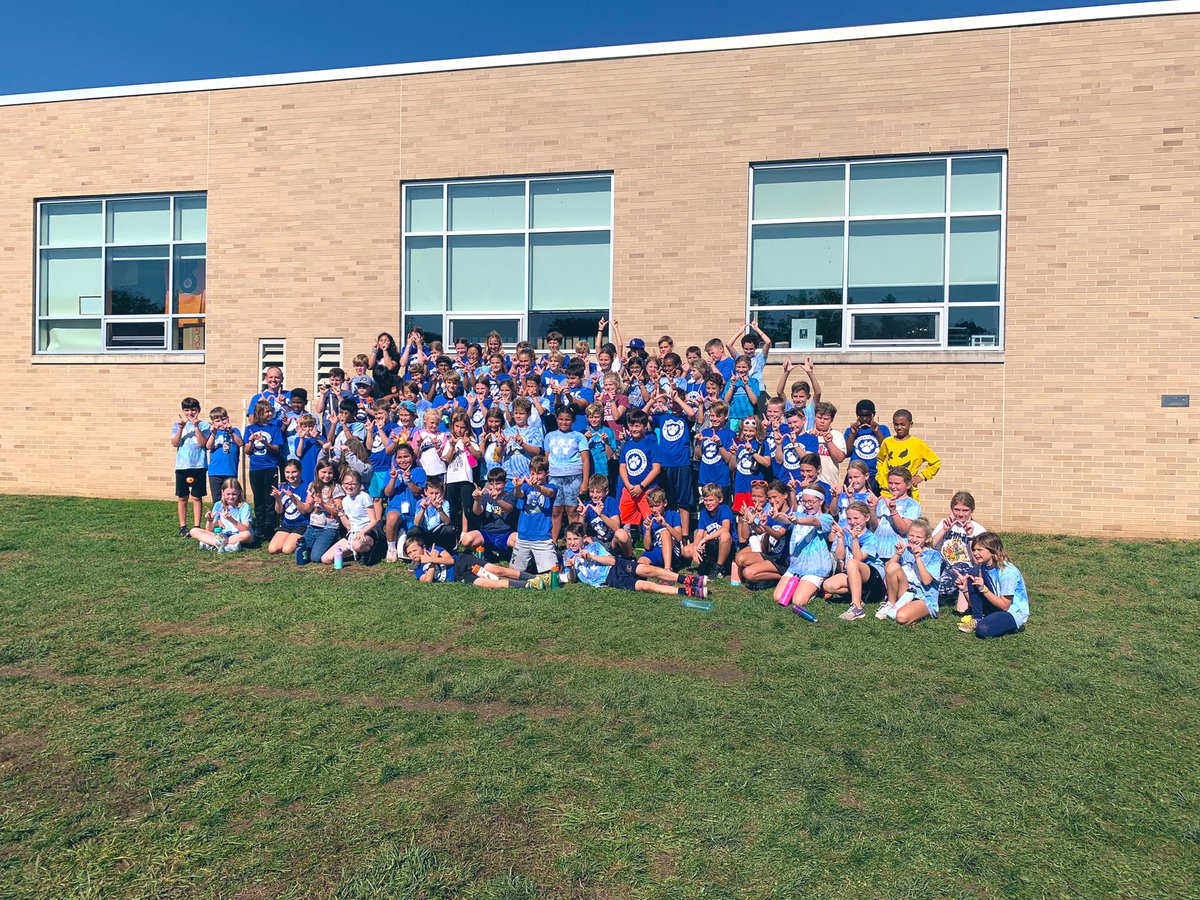 The sun came out for our PTO Walk-a-thon today! 💙🐾 <a href="/WTE750/">Shawn Cruice</a>
