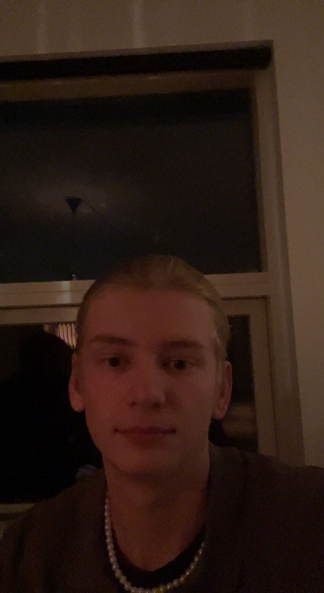 FreezeCSGO_'s tweet photo. @AleksibCSGO look a like? https://t.co/7o6t5pKeLx