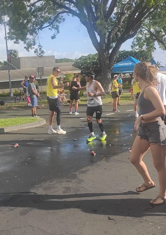 jonelosegui's tweet photo. Photo taken in front of my three children. What makes an athlete GREAT is not the races won but the gestures! THANK YOU, JAN!! @janfrodeno @ironmantri #imkona #kona #ironman #hawaii #imhawaii https://t.co/5WnmWXZxye