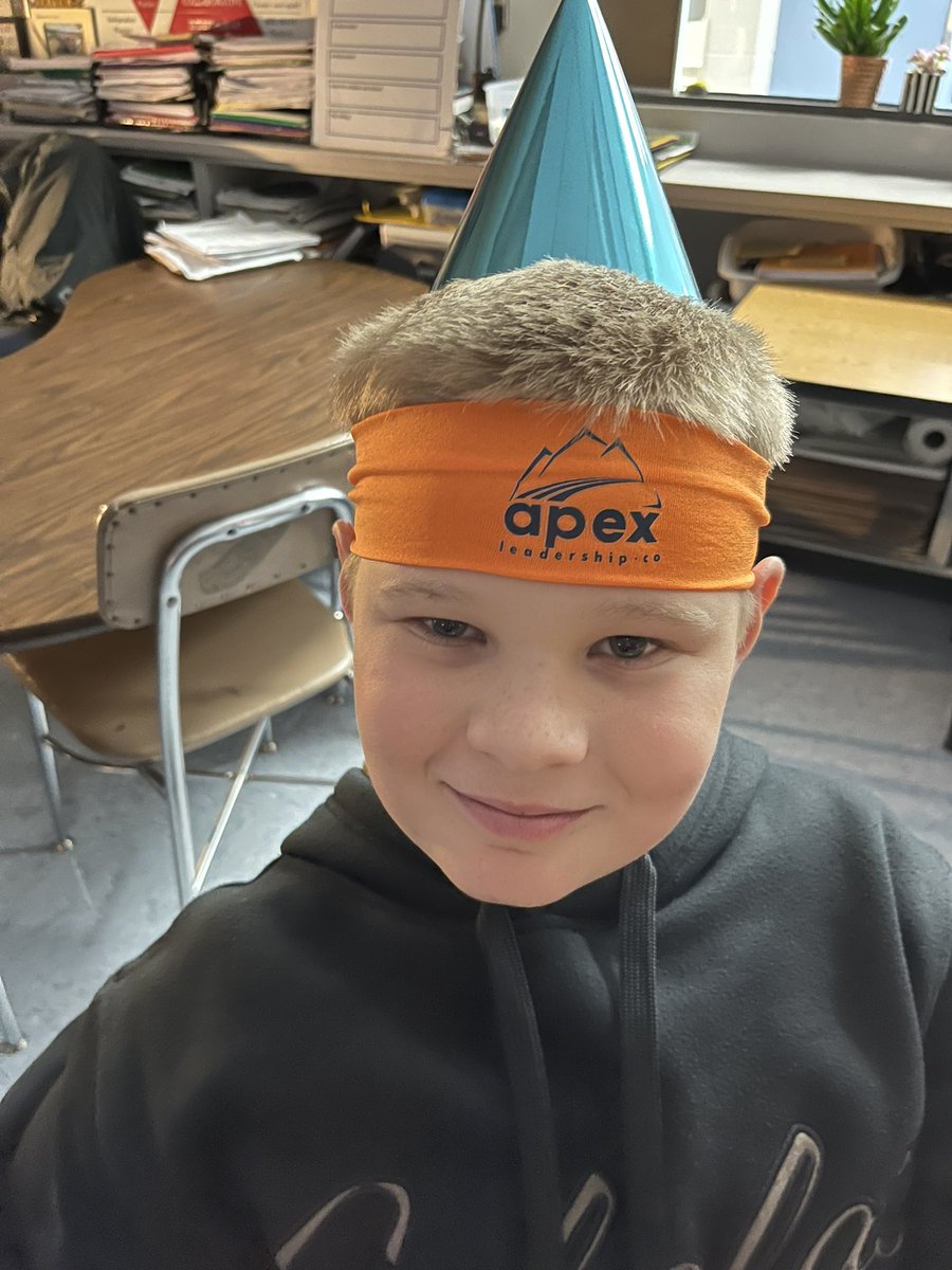 jmhv87's tweet photo. APEX challenge of TEAMWORK Birthday 🎉 Party winners! #APEX @MonticelloMagic #lmemagic #montimagic @apexleaderco https://t.co/D7uhTEjsXJ