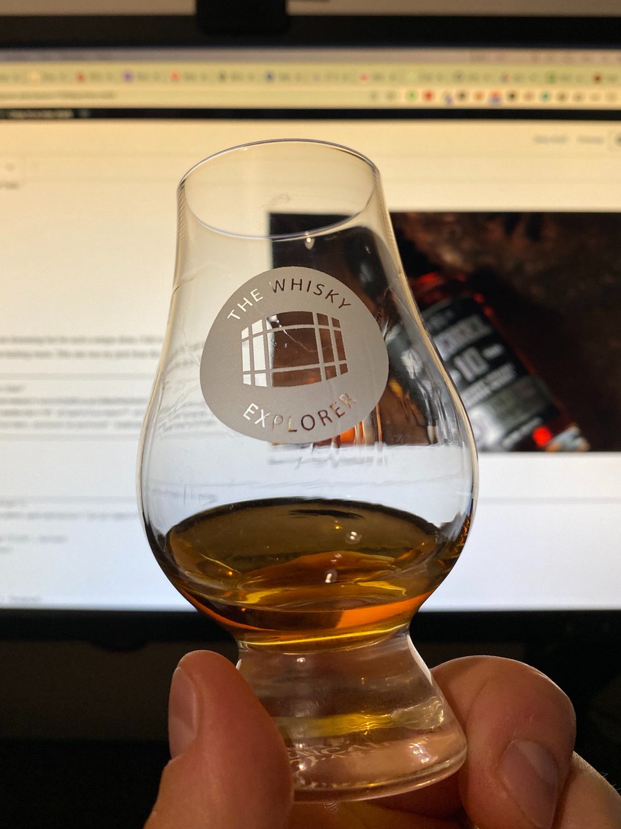 WhiskyExplorer_'s tweet photo. Time to #BePartOfTheDramfotainment with a #FlashBlog
Tonight we go to Kentucky with #RebelBourbon 10 Year Old Single Barrel.
Read my thoughts here:
https://t.co/5RDTu2dDhC
@TheWhiskyWire @ChapmanPoolePR @TweetTastings https://t.co/bnpo5iLu6k