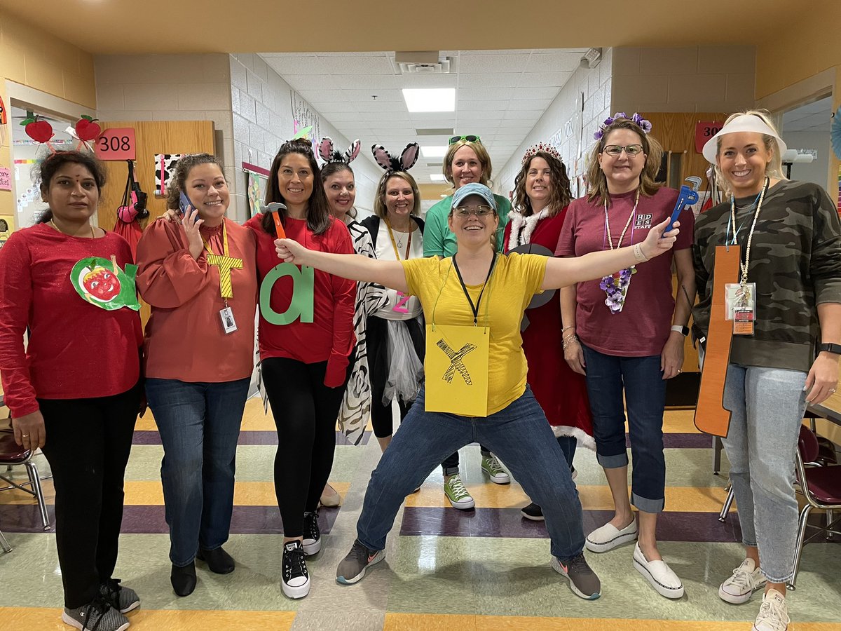 HighcroftDrive's tweet photo. What a great kindergarten Letterland Parade today! @HighcroftDrive https://t.co/8ic2kJGle4