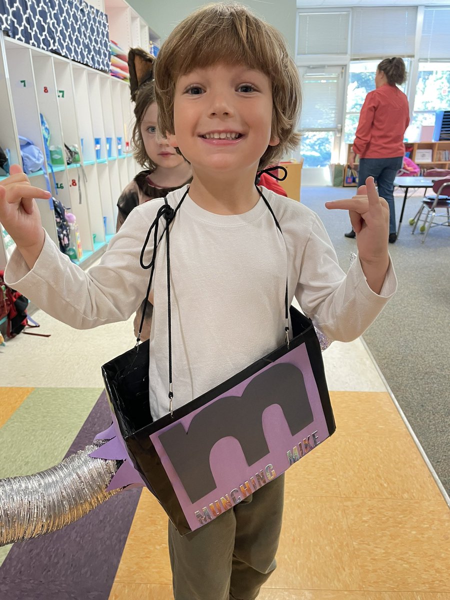 HighcroftDrive's tweet photo. What a great kindergarten Letterland Parade today! @HighcroftDrive https://t.co/8ic2kJGle4