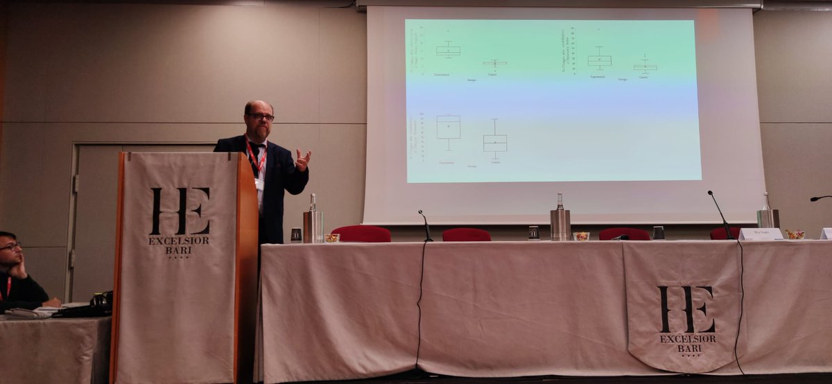 SimoneCarozzo's tweet photo. Al #Congresso Nazionale @Siamoc2 a presentare lo studio "EFFECTS OF INSTRUMENTAL THERAPY COMPARED TO CONVECTION THERAPY IN SUBJECTS UNDERGOING KNEE REPLACEMENT" https://t.co/IyJiIzGWaB