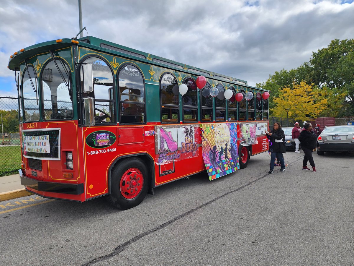 goodwillnow's tweet photo. @13abc @scottpride2400 @RogersRamsSport @TPSProud Great week! A total of 6,495lbs of donations were collected! Scott takes the win by collecting 3,640lbs, Roger's collected an impressive 2,855lbs. Thank you to both communities! Good luck to both schools tonight! #goodwillnow https://t.co/pvJ7ccQ9Ho