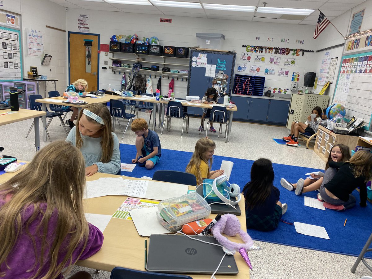 MeganTereshko's tweet photo. First writing workshop of the school year! Rainbow editing, peer conferencing, and published work. So proud of these hard workers @bozinale @RMESPrincipal @RedMill_AP https://t.co/5PNF4HAiTG