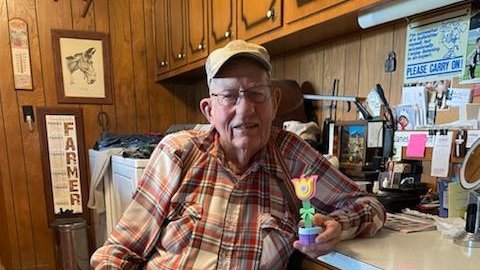 OSUWoodCo4H's tweet photo. We are so excited to share with you some of the photos from our recipients of the "4-H Senior Smiles" project. What a great surprise to some of our 4-H Supporters in the county.  #InspireKidstoDo #4HGrowsHere #4HGrowsHere https://t.co/7fGe9UuNla