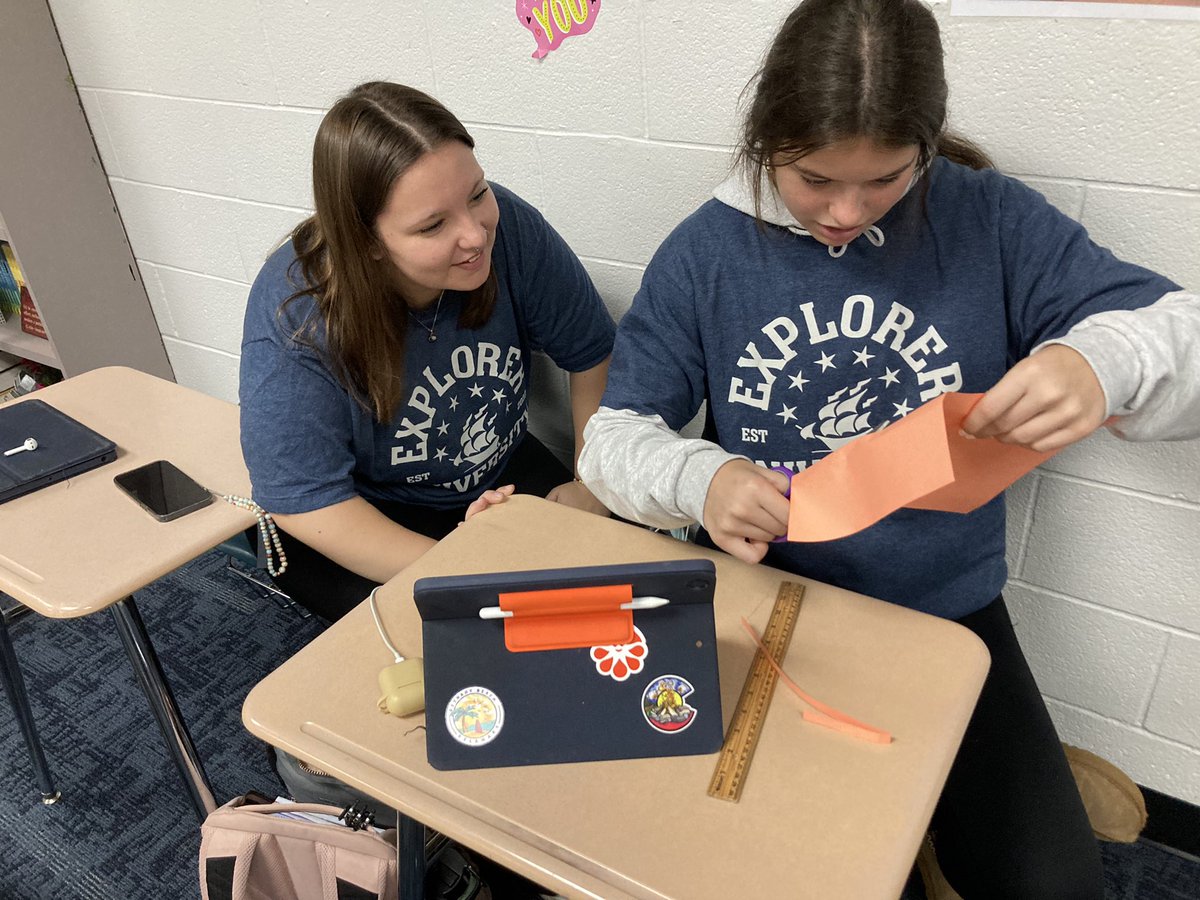 MrsPetraska's tweet photo. We had a great day learning about adaptive problem solving for our first Explorer Day! Honors 10 students made boats like the narrator in “The Bass, The River, and Sheila Mant” and English 11 students cleared Bridget Bishop’s name after reading about her in “The Crucible”! ⚓️ https://t.co/djNHpLrAWN