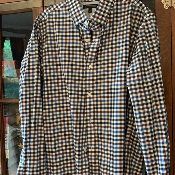 Kkatacara's tweet photo. So good I had to share! Check out all the items I'm loving on @Poshmarkapp from @Selincomeclin @pineappleboss25 #poshmark #fashion #style #shopmycloset #bananarepublic #levis #forever21: https://t.co/envzGWwqLe https://t.co/9z1ewF4yrz