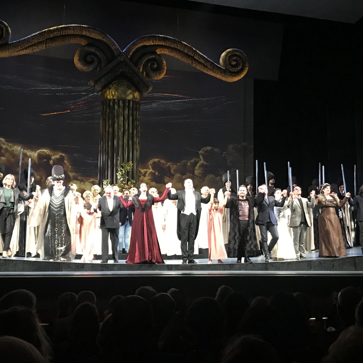 RamonSobrino1's tweet photo. Anoche, primera función de #NormaOVD de 
@operaoviedo con gran reparto encabezado por @FrancescaSassu @JosebrosT @GiacomoPrestia #PaolaGardina @serenaperez_ @FacundoMunoz016
Dirección de @RBalsadonna @MarioPontiggia 
@OFIL_Orquesta @Intermezzocoros 
Éxito 👏👏👏El domingo, 2ª https://t.co/qMoYJqCuDu