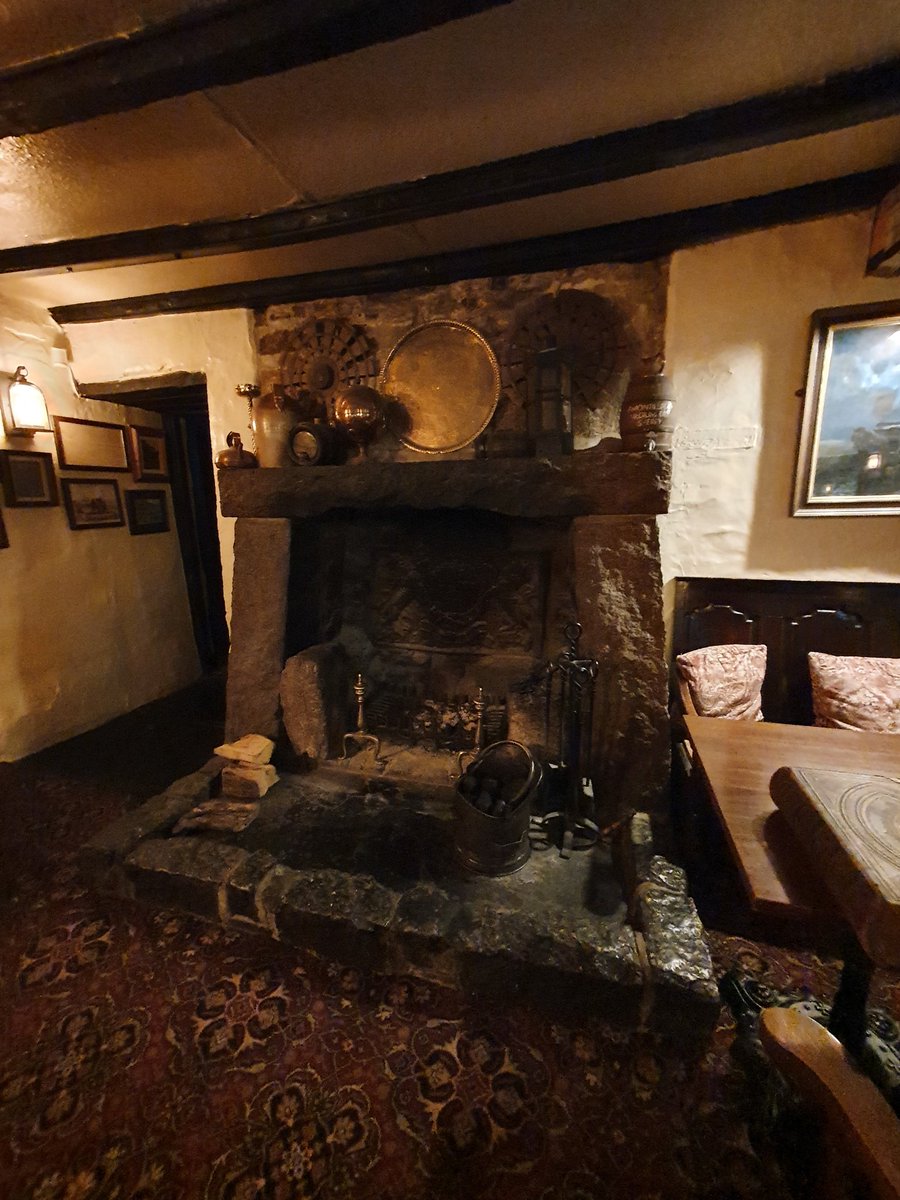 dianeechambers's tweet photo. Just 4 locations I investigated in the first 3 months of this year. All have a long & interesting #history & ghosts !!!
#paranormal #ghosts #History #paranormalinvestigation #buildingsofinterest
#MootHall #TheJamaicaInn #TheOldVicarageHotel #PengersickCastle ๐ธmy own https://t.co/F7uYWC73Fn