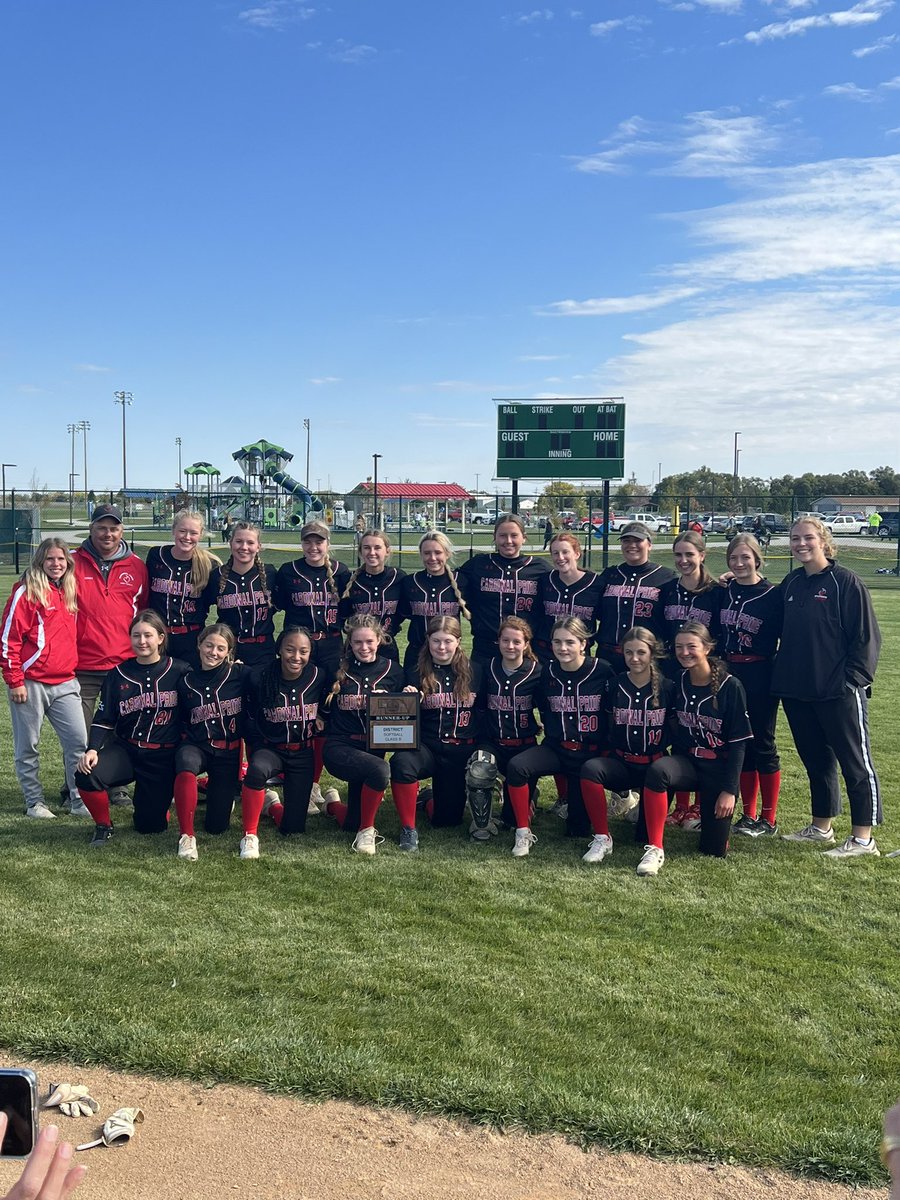 Your District Runner Up🥎
So proud of this amazing team. 
These ladies finished 19-8 on the season.
River City Conference champs, Sub District B-1 champs and District Runner up.
To the seniors, <a href="/brooklyn_casey3/">Brooklyn Casey</a> , <a href="/CordesRuby/">ruby cordes</a> and Ella Love- we wish you nothing but the best!