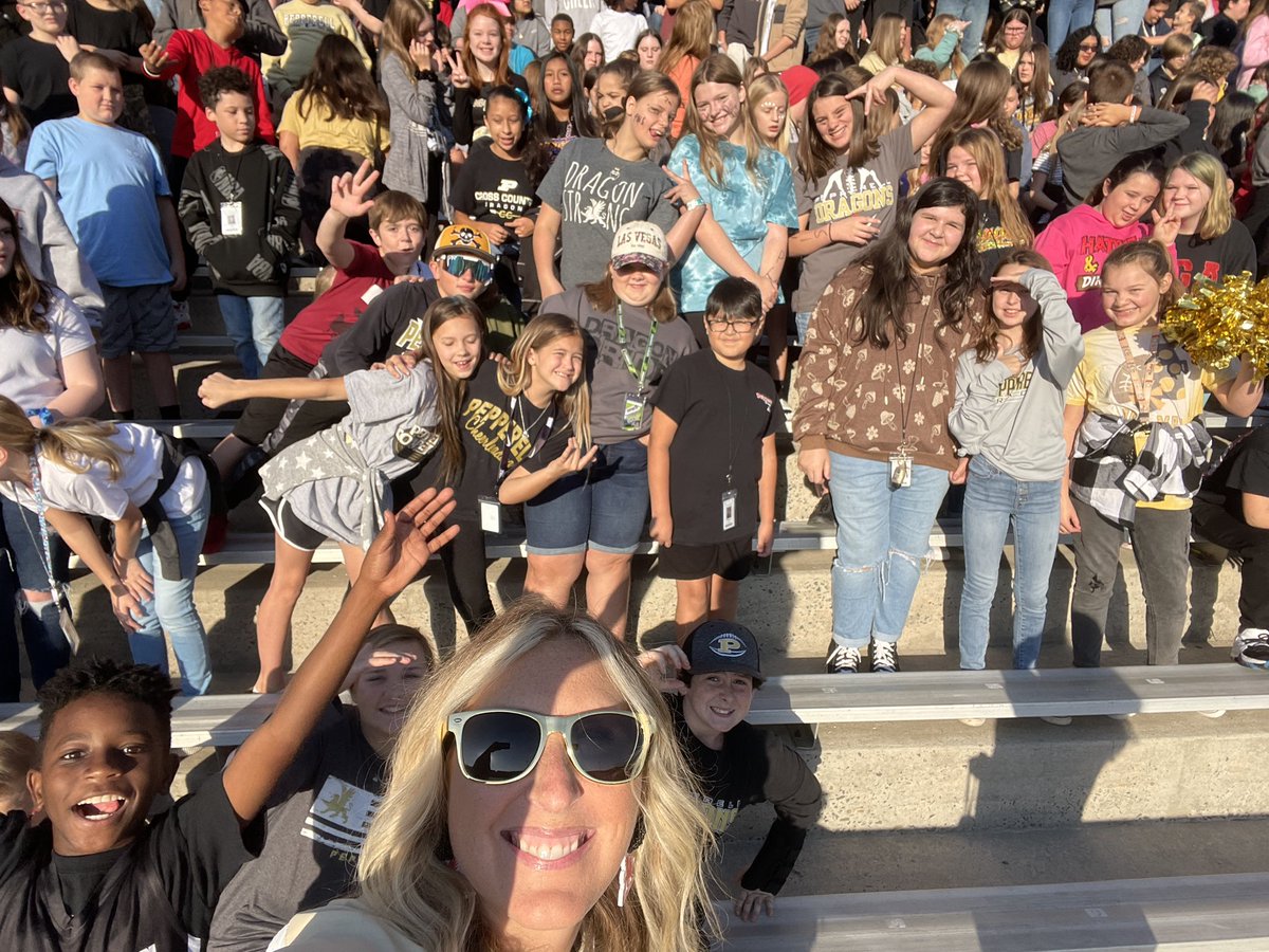 Court_Hampton11's tweet photo. Who won the spirit stick?!?!? WE DID!!!!!!!! 🎉🖤💛 @PMSdragons #wearepms #thisisdragoncountry #theymakemeproud https://t.co/mPdA3zjYYD