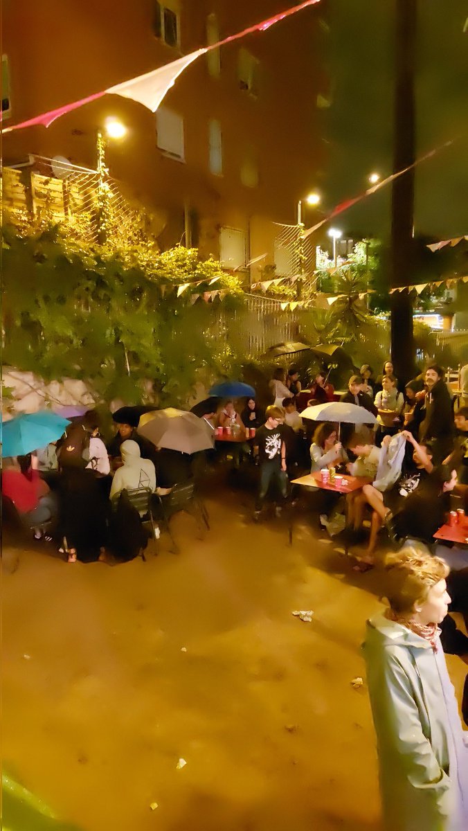 Casaorlandai's tweet photo. La pluja ens ha fet cancel•lar @LaGoldenBeat 😭
Avancem les Esbiaixades Selectors, comencem d'aquí a uns minuts!
#FMSarrià #FestaMajorSarrià @FMSarria_ https://t.co/ttpTeH51xE