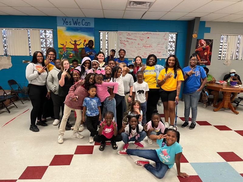 AlphaChi1944's tweet photo. Yesterday evening; Soror Tolefree, along with Sorors of Alpha Chi Sigma participated in Greek Day at the Boys and Girls club. Sorors gave history on sgrho, strolled, and played games with the children. Sorors had a good time interacting with the youth 💛🐩💙.
#sgrho #uapb https://t.co/5HStsqkpKH