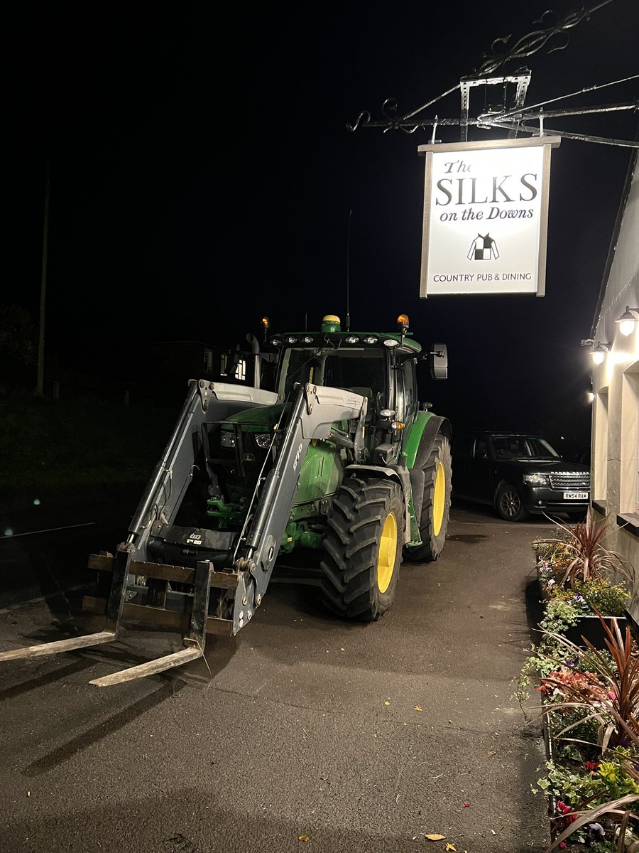 Jomo1009's tweet photo. When you need your third vehicle to go out for the evening #tractors #pub #goingout @SilksontheDowns https://t.co/XQVWyvWHLE