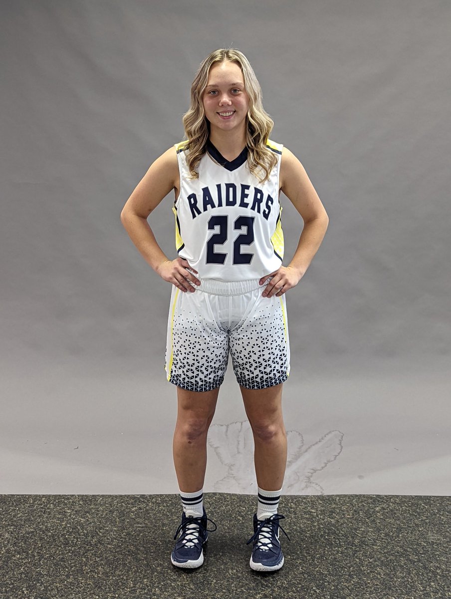 Hey, I almost forgot to post that girls basketball #Elite11 photo shoots have begun for the 2022-23 edition. Newcomer <a href="/RameyYzabelle/">Yzabelle Ramey</a> of <a href="/GirlsBBElwood/">Elwood Girls BB</a> and the only repeat member <a href="/kayla11692313/">kayla</a> of <a href="/ShenandoahSport/">Todd Salkoski</a> have gotten us started! @thbsports