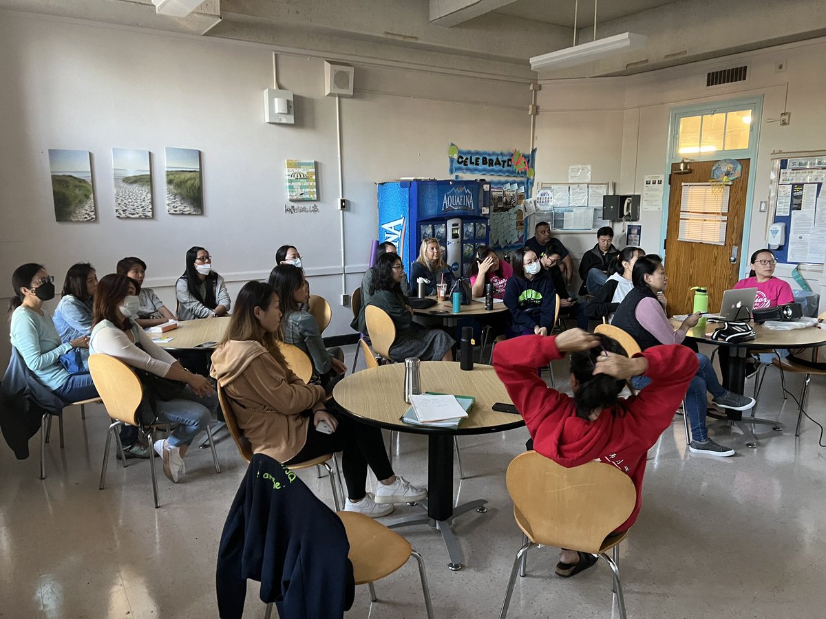 PS173Q's tweet photo. Time to plan for our Class of 2023! First senior committee meeting. #ps173q #SeniorCommittee #ClassOf2023 @NYCSchools @D26Team @DOEChancellor https://t.co/9EU269in0P