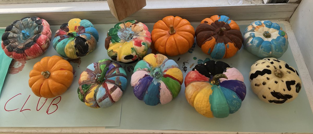 CESRockvilleMD's tweet photo. Our after school program, Cardinal Club, is bursting with fall cheer! Check out these beautiful pumpkins and paintings that students made during their paint sessions. Nice work, everyone! #StudentArtwork #CardinalClub #CESRockville https://t.co/HEinWjNgCd