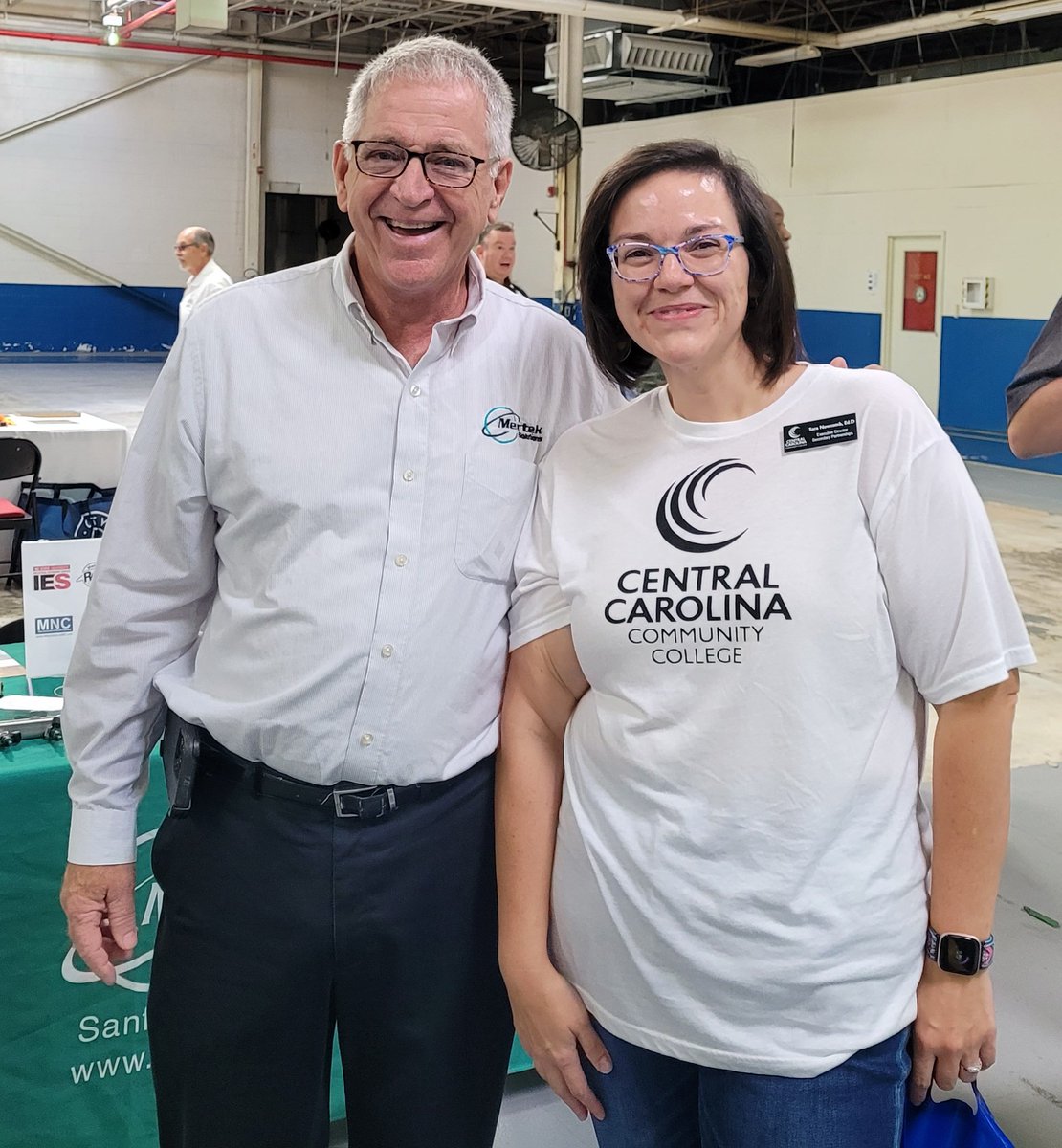 Great #NationalManufacturingDay at CCCC (@iamcccc) with two important supporters of @leecoschoolsnc students! President of @MertekSolutions
Jerry Pedley (@mertekjerry) & Sara Newcomb, Exec. Director of Secondary Partnerships at CCCC. Champions for Students! @NAFCareerAcads