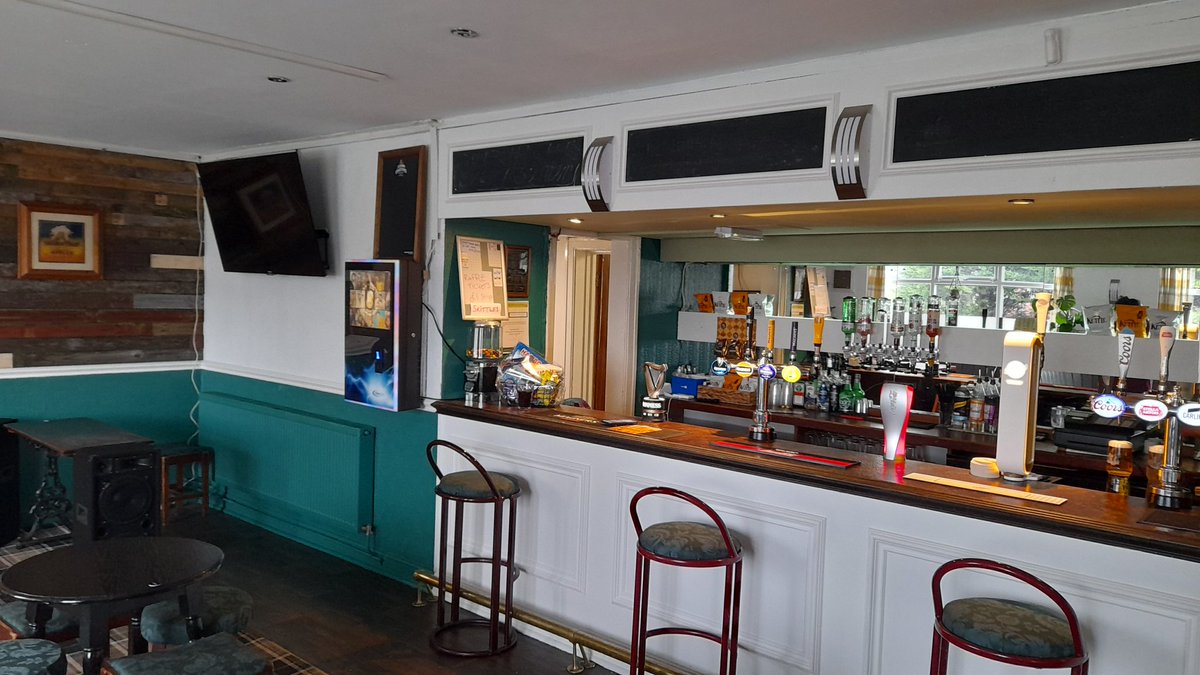 parkviewpub's tweet photo. We our proud to be the new landlords of the parkview pub come join us sing a song play pool or just have a nice cold beer🍻 https://t.co/G4NLRdYa6a