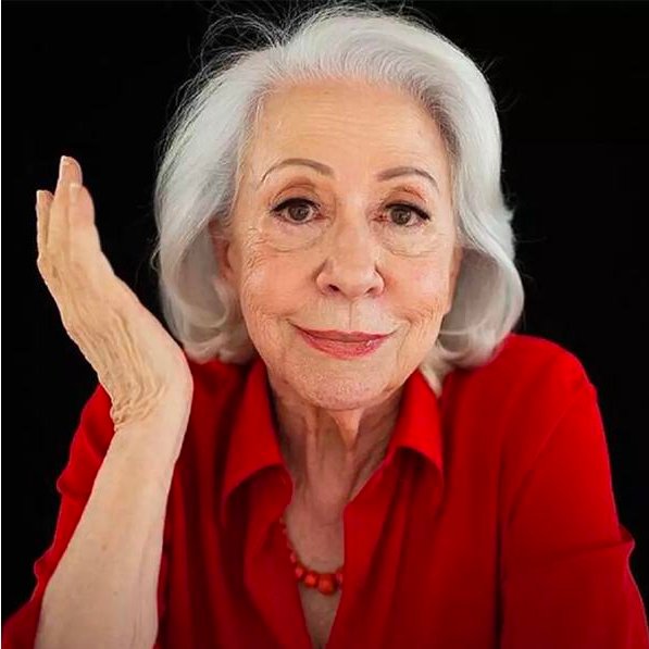 poptime's tweet photo. Fernanda Montenegro, única mulher brasileira indicada ao Oscar, declara apoio a Lula:

"Voto em Lula na esperança de um Brasil com educação, saúde e na defesa da natureza… Voto na esperança do real atendimento à ciência, à cultura. Em nome da democracia, para presidente, LULA." https://t.co/pS2PLL4s9C