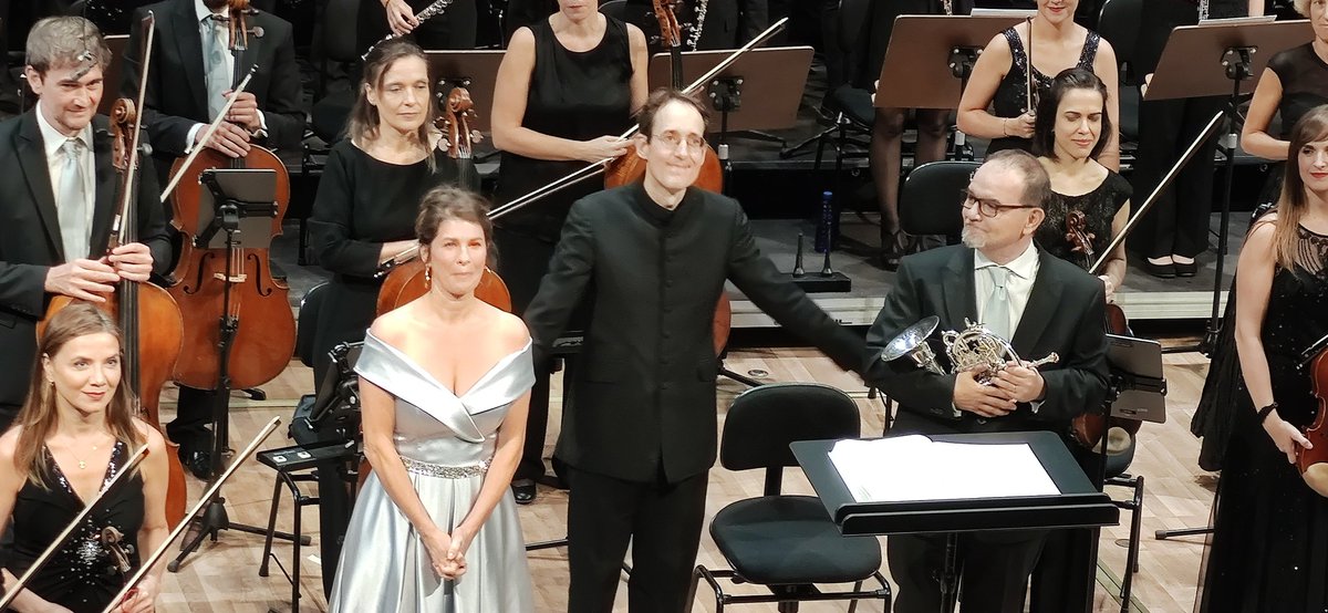 BenjaNM's tweet photo. Gran interpretación de la genial tercera sinfonía de #Mahler por la @OCRTVE , el @corosinankay y la contralto Stefanie Irányi bajo la batuta del director Pablo González @pgconductor https://t.co/EsehvPulbb