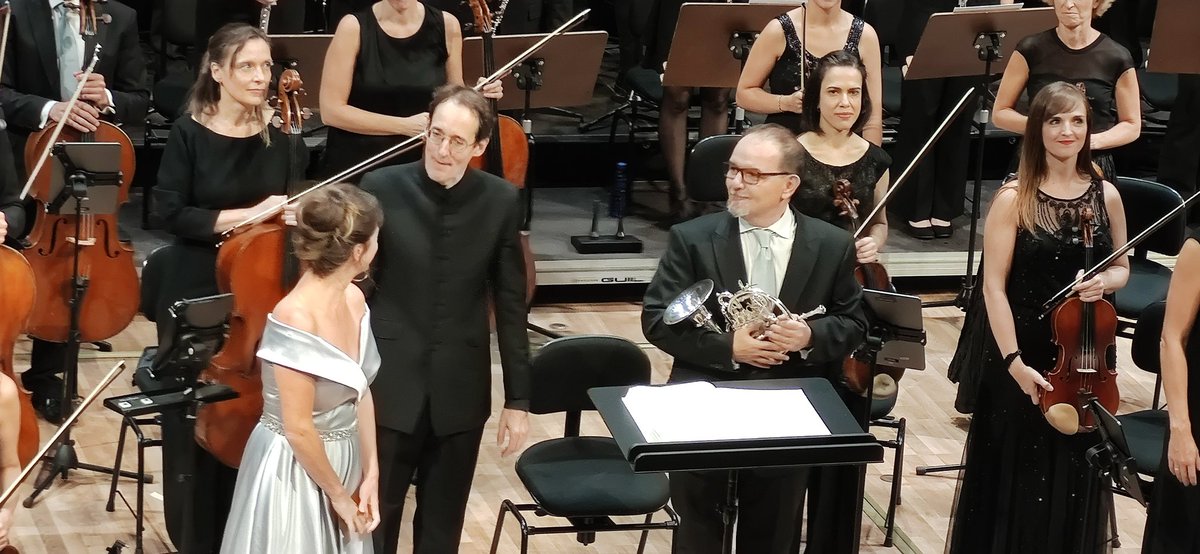 Gran interpretación de la genial tercera sinfonía de #Mahler por la <a href="/OCRTVE/">Orquesta y Coro RTVE</a> , el <a href="/corosinankay/">Coro Sinan Kay</a> y la contralto Stefanie Irányi bajo la batuta del director Pablo González <a href="/pgconductor/">Pablo González</a>