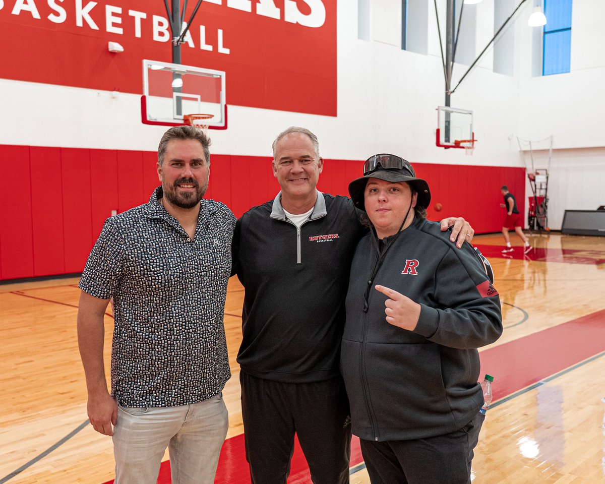 RutgersMBB's tweet photo. Thanks to @BarstoolBigCat and @TJHitchings for stopping by practice today. https://t.co/sqWdT9YOiZ