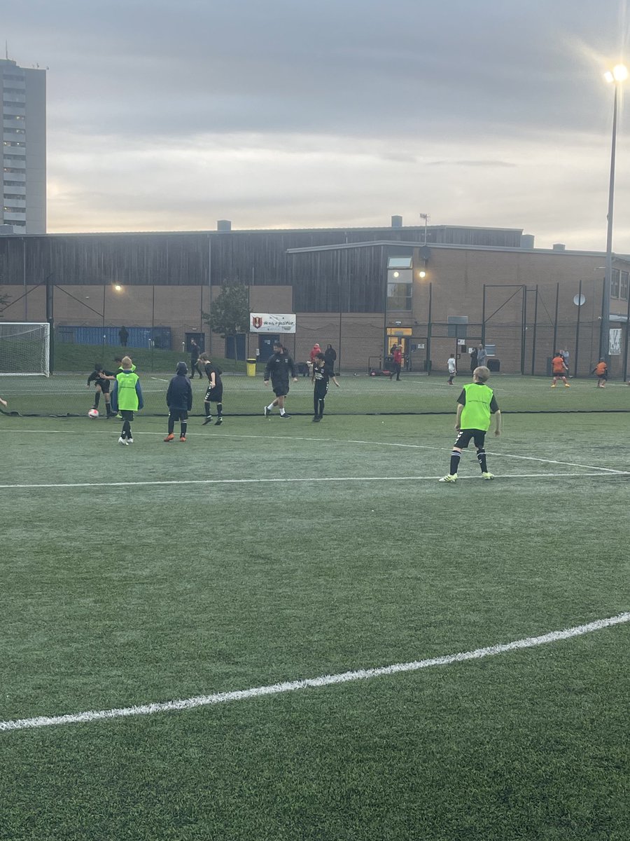 Chicks40's tweet photo. Great UEFA C Development visit tonight with ⁦@AFCTottonYth⁩ young stags. 👏👏👏 https://t.co/Ss0cLVSEIO