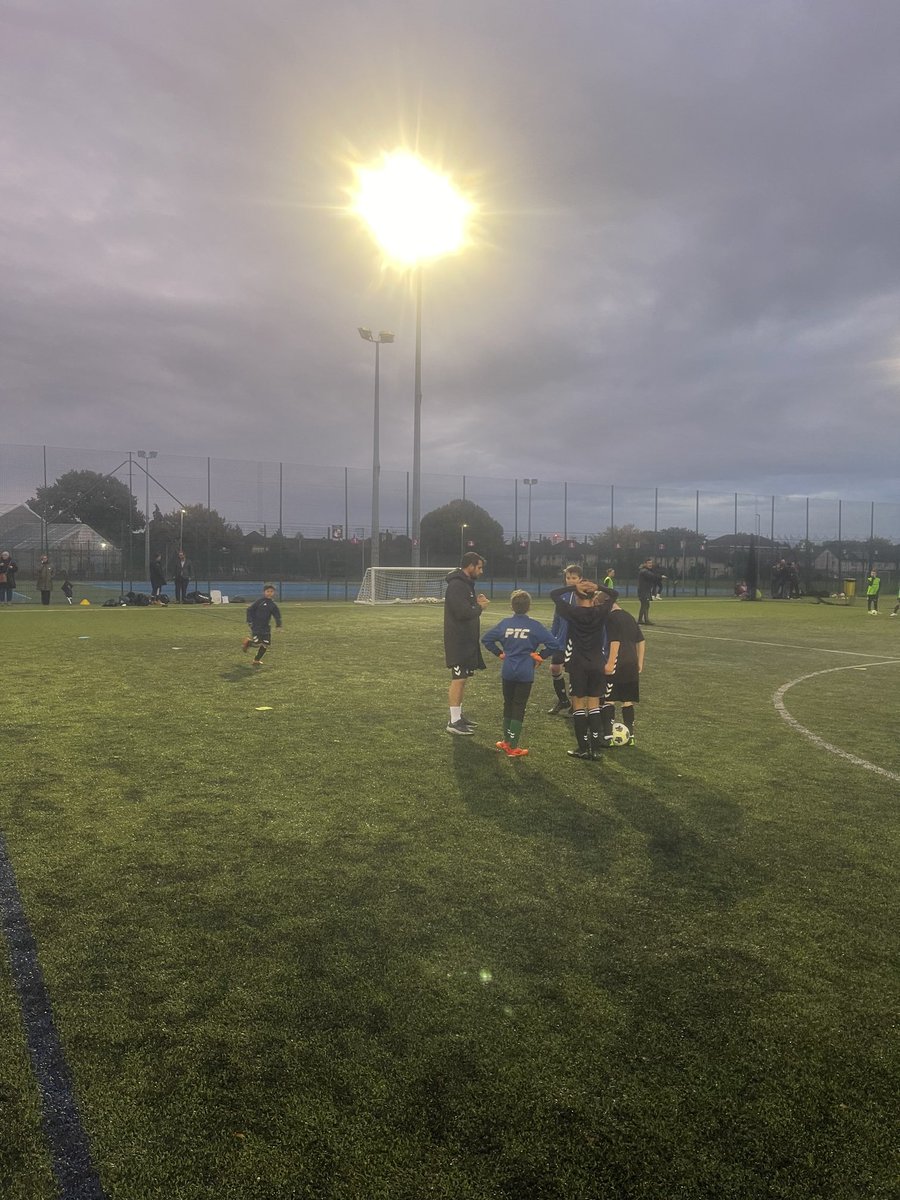 Chicks40's tweet photo. Great UEFA C Development visit tonight with ⁦@AFCTottonYth⁩ young stags. 👏👏👏 https://t.co/Ss0cLVSEIO
