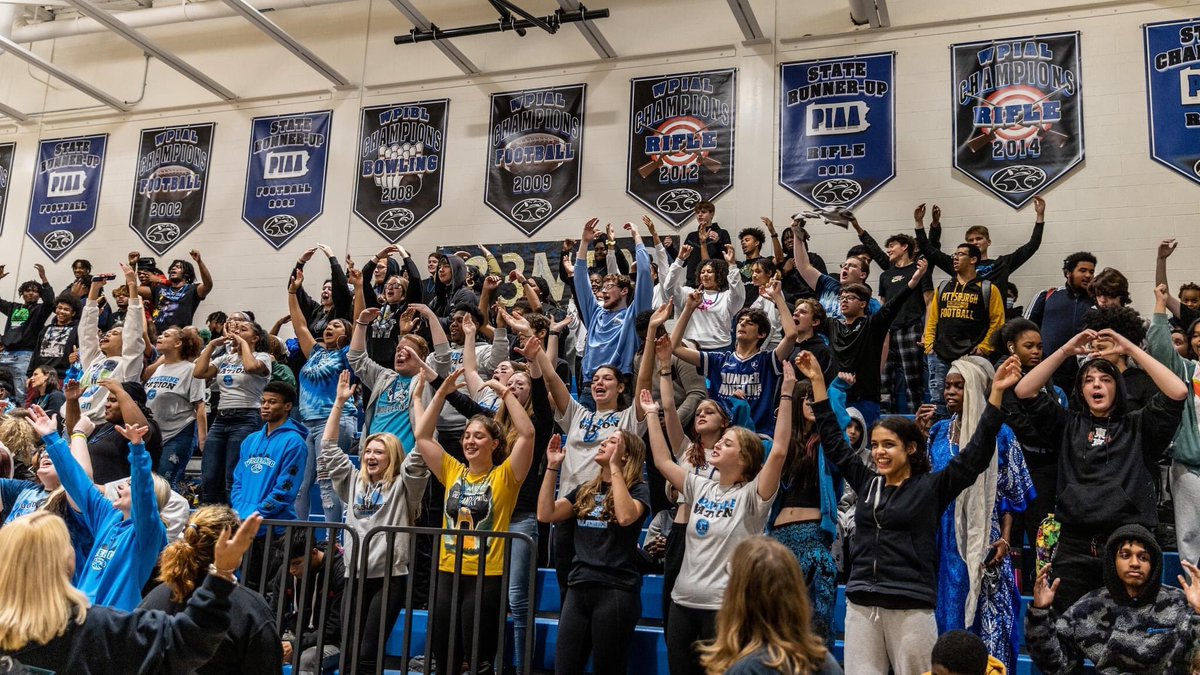 WoodlandHillsHS's tweet image. Meet your 2022 Homecoming King and Queen - Mr. Elijah Kline and Ms. Annelise Hanson!

They received their crowns from last year's King and Queen, Mr. Deontae Williams and Ms. Haj Abdullah. 

Also freshly crowned are your Faculty King and Queen - Mr. Ferguson and Mrs. Bostard!