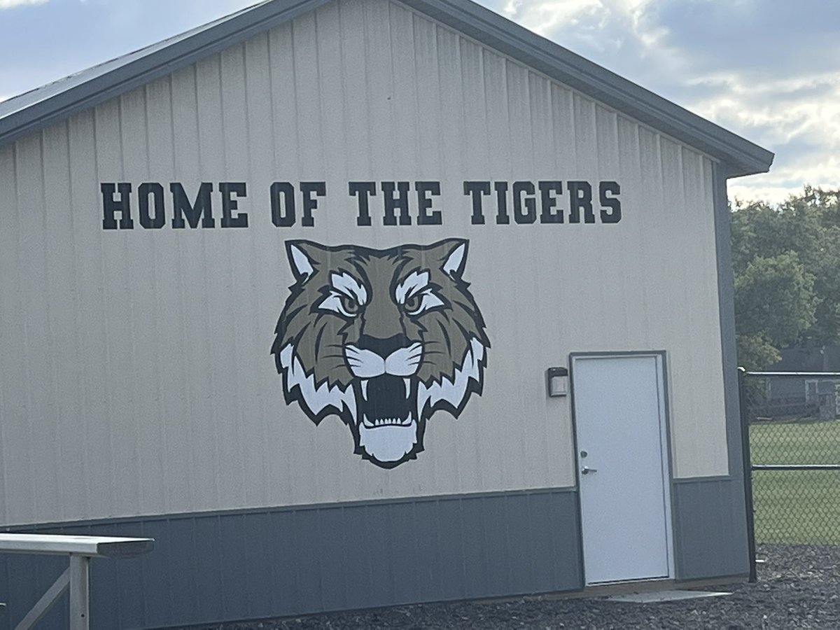LcscSuper's tweet photo. Loving the graphics on the new storage building at the stadium! @lebanontigers @Lebanon_Schools #thisislcsc https://t.co/dXk8nSjWh2