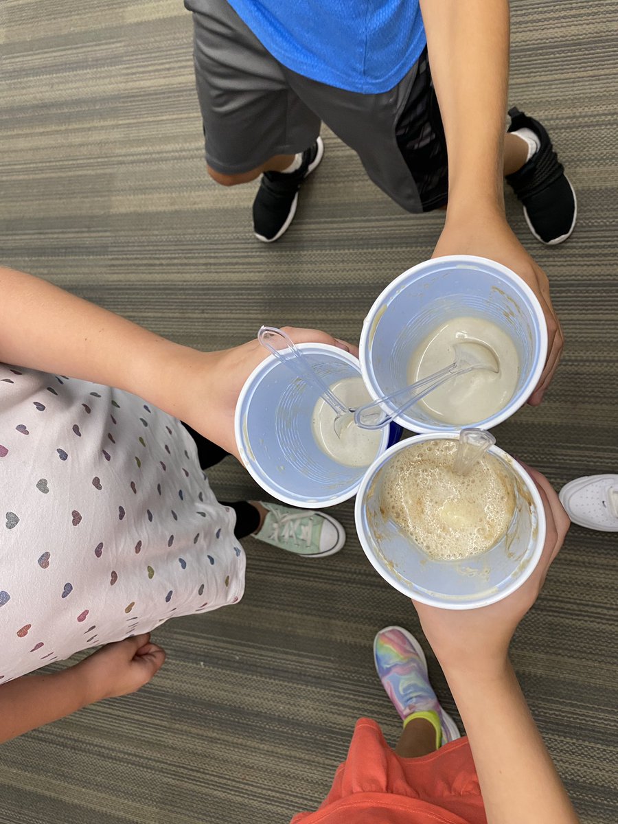 Nohemy195's tweet photo. Root beer floats and a dance off! What better way to celebrate their growth and the start of their fall break!🍁🍂 @MahaffeyKISD @KleinISD https://t.co/Yjbx1c4Ea3