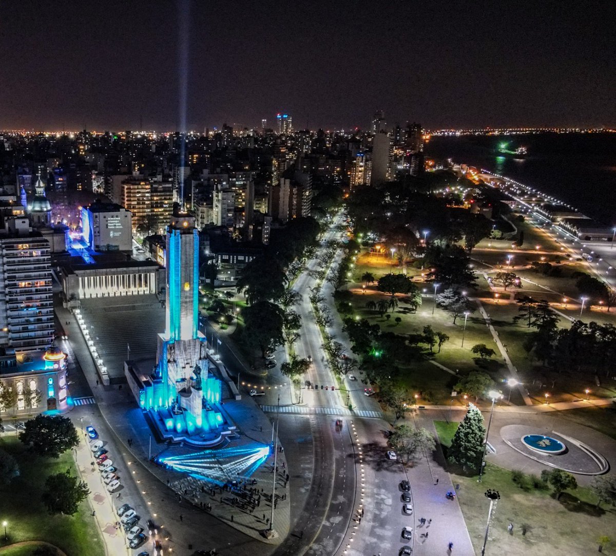 📆Hoy se conmemora el día de la Virgen del Rosario, Santa Patrona que dió su nombre a la ciudad cuna de la bandera. 

Feliz día Rosario! 🙌

#ViviSantaFe 

<a href="/ProduccionSF/">Desarrollo Productivo Santa Fe</a> <a href="/GobSantaFe/">Gobierno de Santa Fe</a>