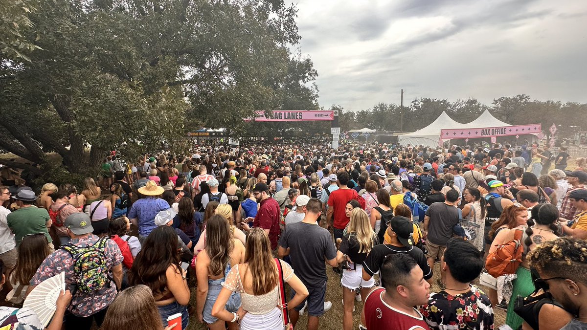 SXSWalls tweet media