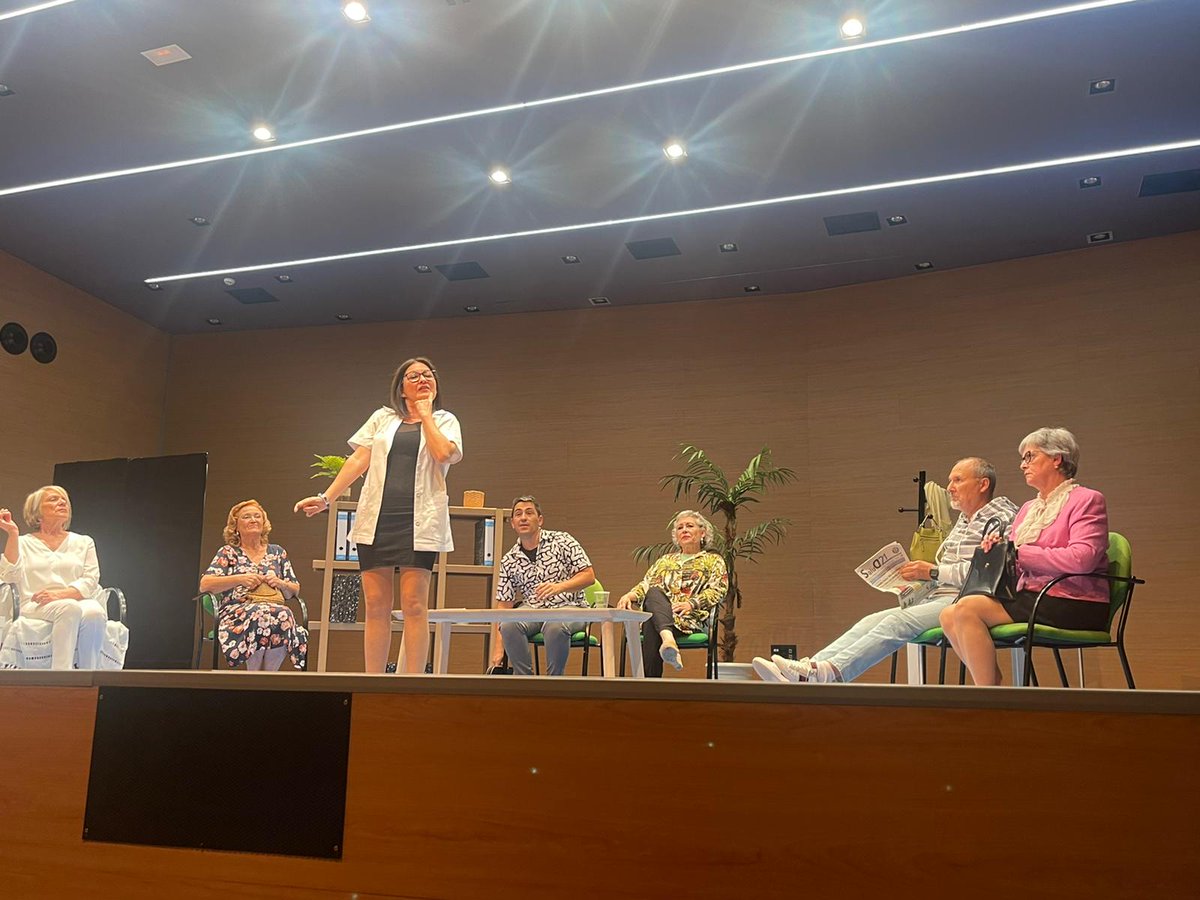 popularesmolina's tweet photo. 🐕 Nuestro concejal @carlos1perello ha asistido esta noche a la obra de teatro benéfica "Toc Toc", cuya recaudación irá destinada íntegramente a la protectora de animales de #MolinaDeSegura #APAMS.

▶️ Con ello se financiarán los gastos veterinarios de este año 2022. https://t.co/5vIEfhpCJp