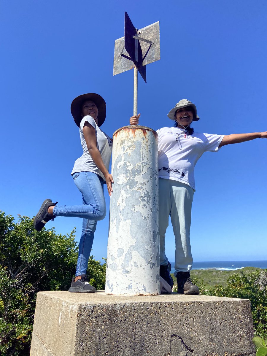 laurenpret01's tweet photo. After a 13 hour drive, we made it to Cape St Francis! We have been on the search for a perfect spot to set up a base station… was this the one??? #WomenInScience #ukzn #palaeo #beautifulsouthafrica https://t.co/jr9KjW2d3q